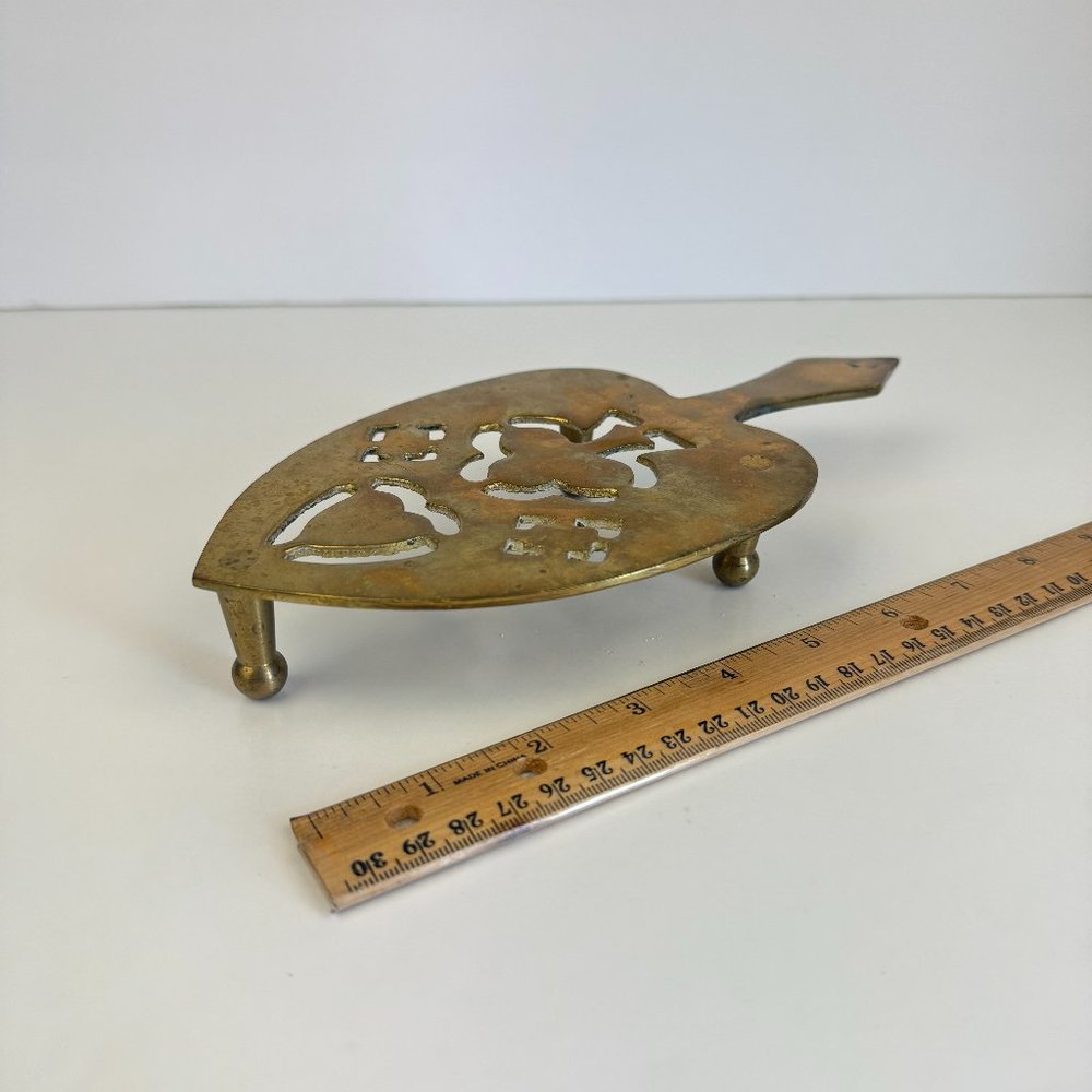 Vtg Gold Plated Colored Footed Trivet Spade Shape w Clover‎ Made in Hong Kong